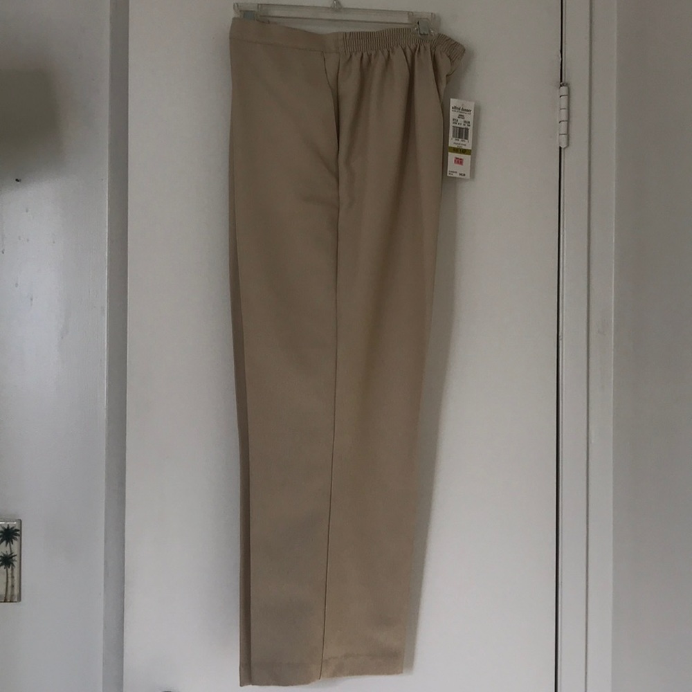 Alfred Dunner women’s flat-front tan pants